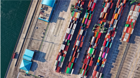 Containerschiff mit Ware